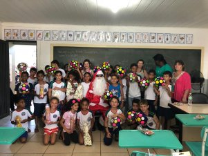 Estudantes da UFLA realizam ação social em Escola Municipal